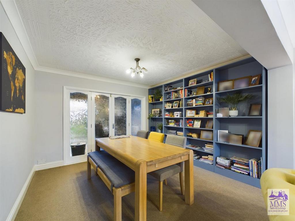 Windyridge, Gillingham 3 bed semidetached house for sale £375,000