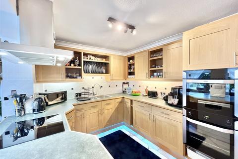 4 bedroom detached house for sale - Carlton Close, Ouston, County Durham, DH2
