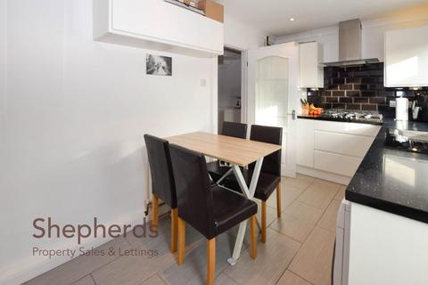9 Rainer Close, Cheshunt, Waltham Cross, EN8 9QJ