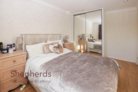 9 Rainer Close, Cheshunt, Waltham Cross, EN8 9QJ