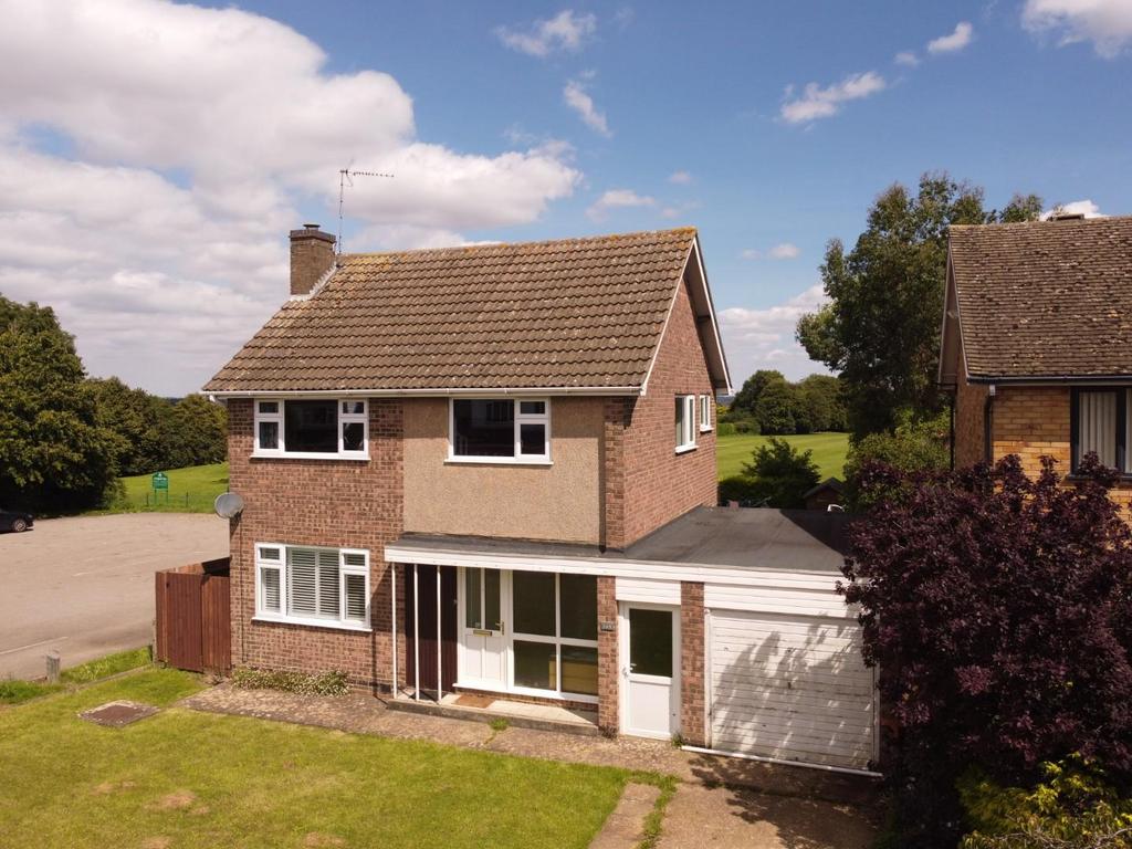 Ryeland Road, Duston, Northampton NN5 3 bed detached house for sale £