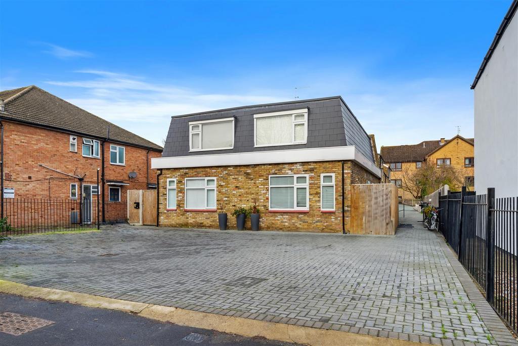 Lime Grove, New Malden 2 bed for sale £550,000