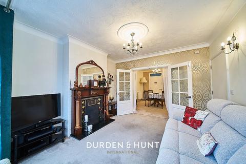 51 Reynolds Avenue, Chadwell Heath, Romford, RM6 4NT