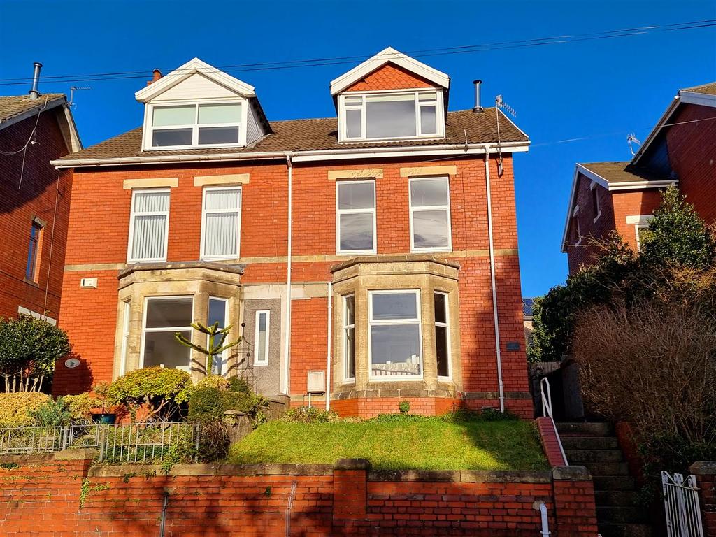 Eversley Road, Sketty, Swansea 4 bed semidetached house for sale £