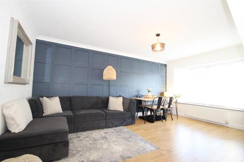 27 Newham Close, Steyning, BN44 3ND