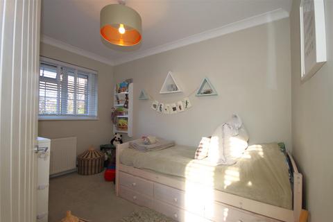 27 Newham Close, Steyning, BN44 3ND