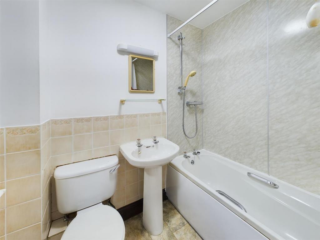 Bathroom.jpg
