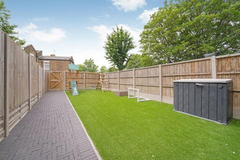 3, Dickson Terrace, 11 Nunhead Green, London, SE15 3QQ