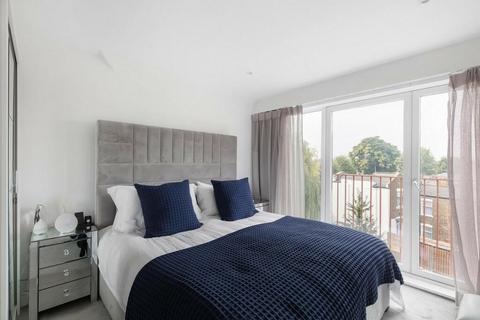 3, Dickson Terrace, 11 Nunhead Green, London, SE15 3QQ