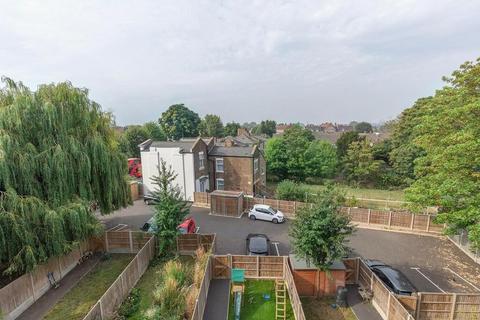 3, Dickson Terrace, 11 Nunhead Green, London, SE15 3QQ