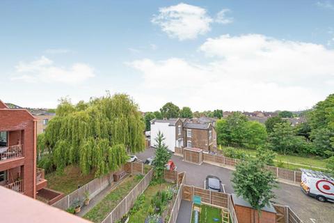 3, Dickson Terrace, 11 Nunhead Green, London, SE15 3QQ
