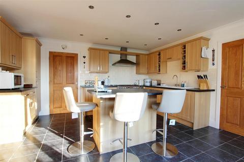 4 bedroom detached house for sale, Churchill Road, Louth LN11
