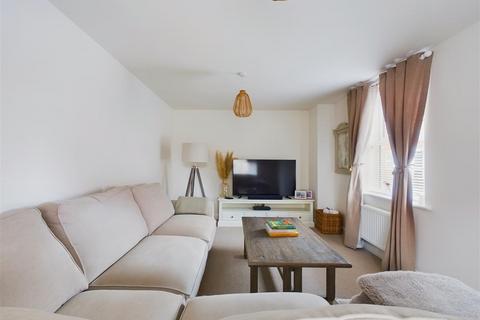 32 Derwent Road, Pickering, YO18 7UB