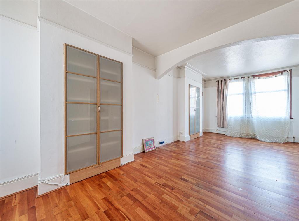 Denzil Road, London, NW10 3 bed house for sale £575,000