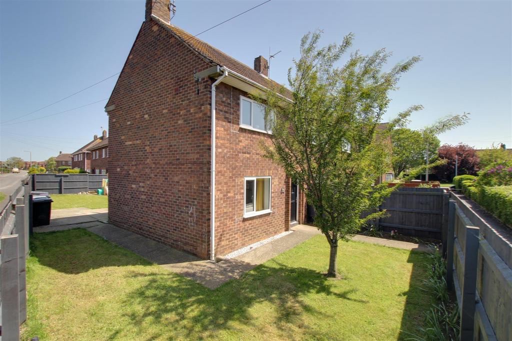 Monks Dyke Road, Louth LN11 2 bed semidetached house £158,500