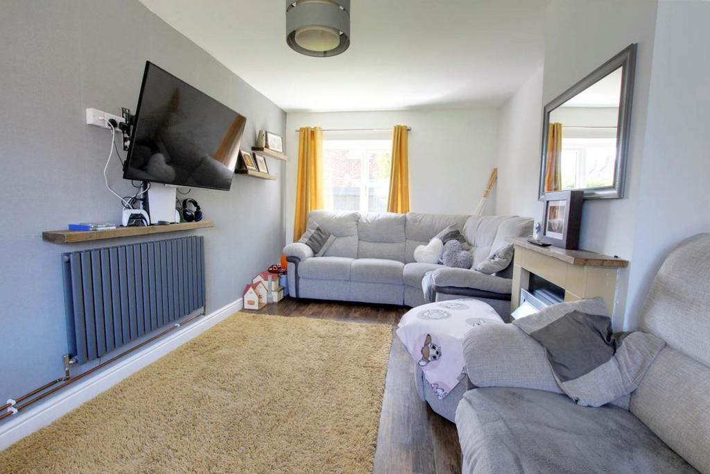 Monks Dyke Road, Louth LN11 2 bed semidetached house £158,500