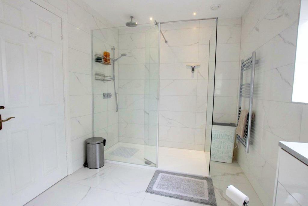 En suite Shower Room