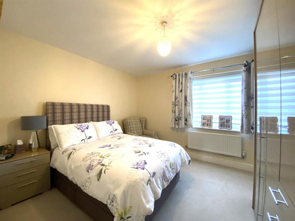 Bed1.jpg
