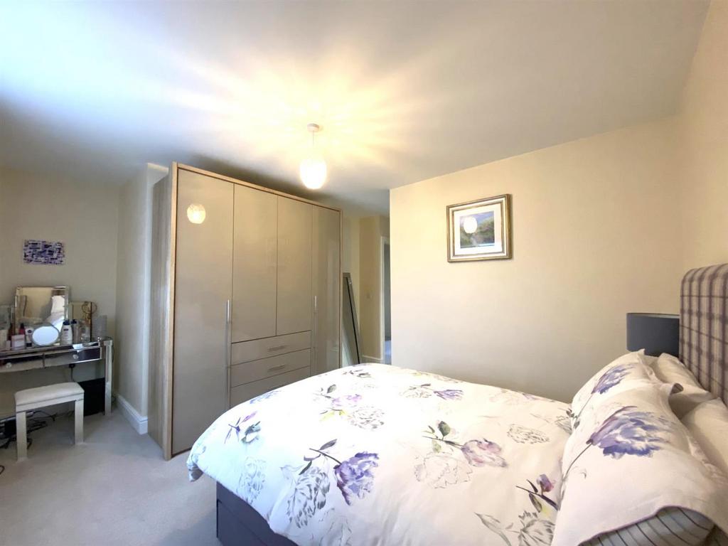 Bed1a.jpg