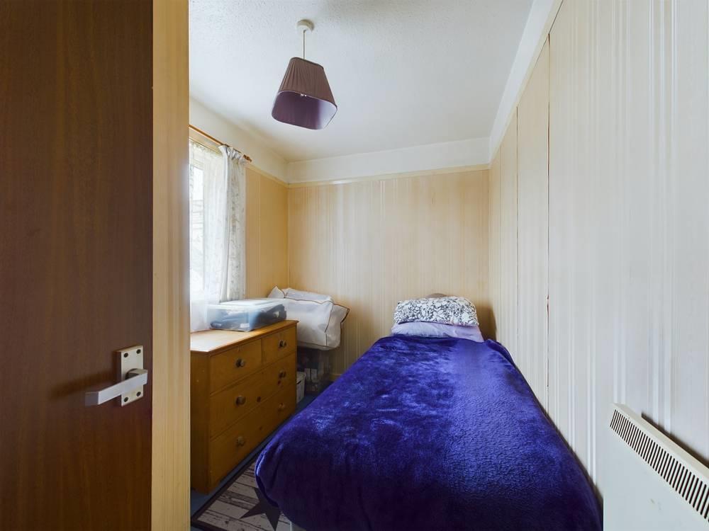 Smallest bedroom.jpg