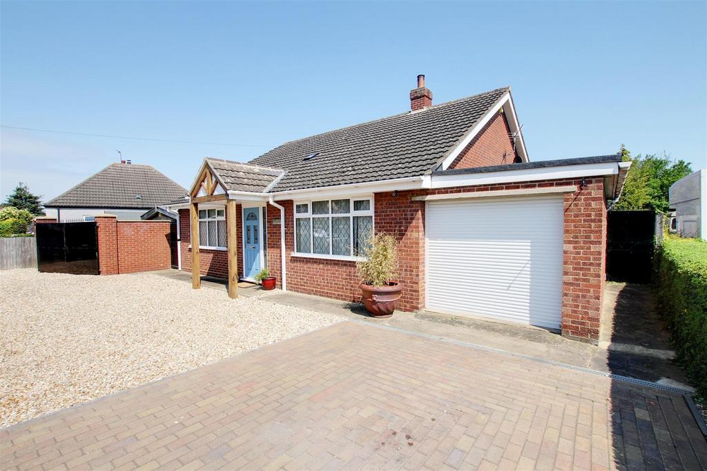 Churchill Road, North Somercotes LN11 3 bed detached bungalow for sale £275,000