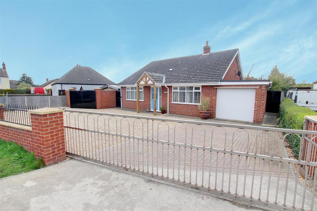 Churchill Road, North Somercotes LN11 3 bed detached bungalow for sale