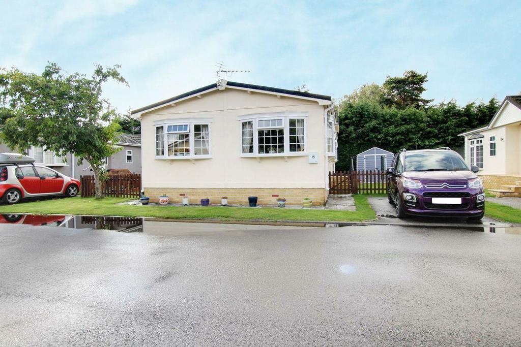 Hawthorn Hill, Coningsby LN4 2 bed park home for sale £115,000
