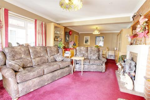 5 bedroom detached bungalow for sale, Brackenborough Rd, Louth LN11