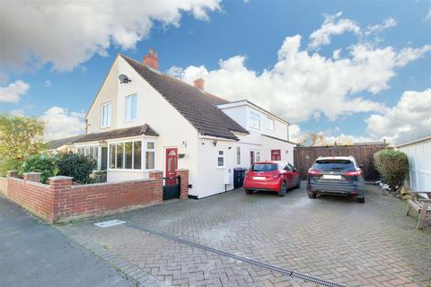 4 bedroom semi-detached house for sale, Cambridge Road North, Mablethorpe LN12