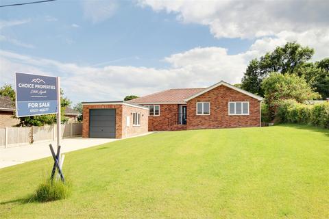 3 bedroom detached bungalow for sale, Alford Road, Huttoft LN13