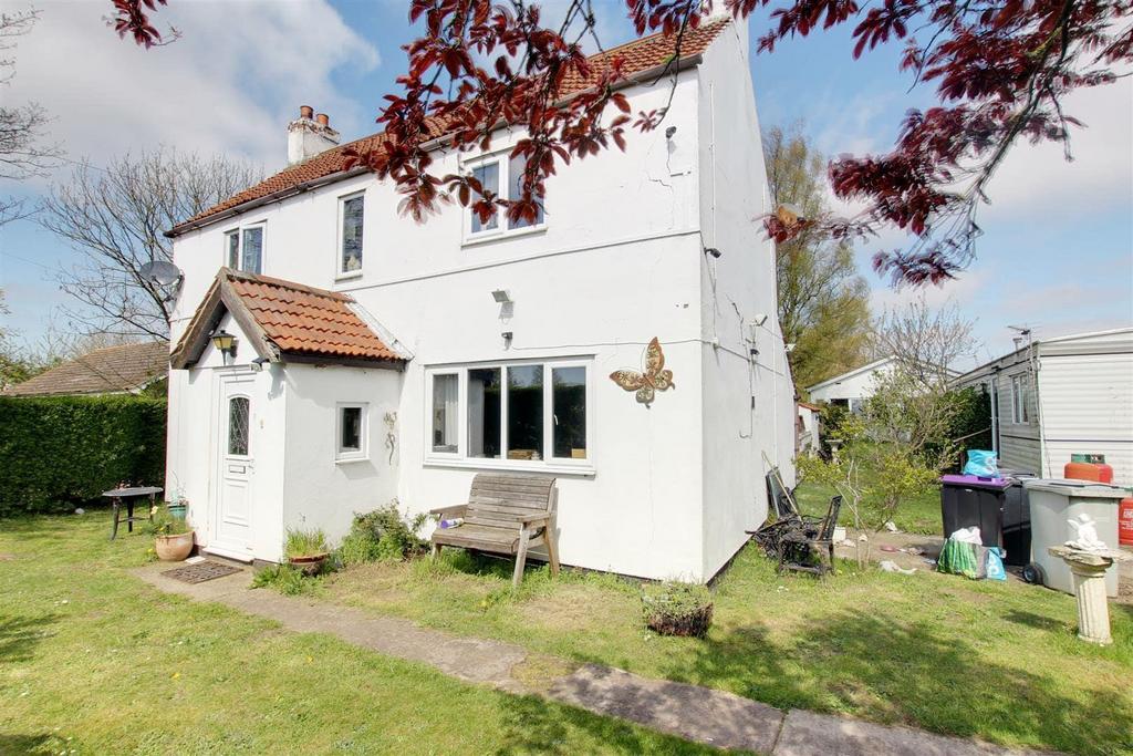 Cemetery Road, Louth LN11 4 bed detached house for sale £350,000