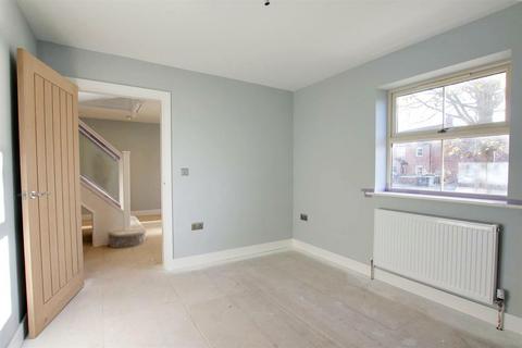 4 bedroom detached house for sale, Sutton Road, Bilsby LN13