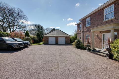 4 bedroom detached house for sale, Main Road, Maltby le Marsh LN13