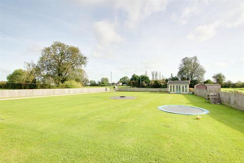 4 bedroom farm house for sale, Farlesthorpe LN13