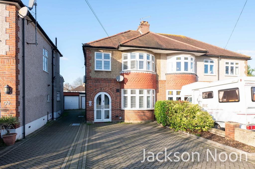 Meadowview Road, Ewell, KT19 3 bed semidetached house for sale £665,000