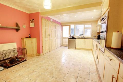 3 bedroom end of terrace house for sale, Christopher Road, Alford LN13