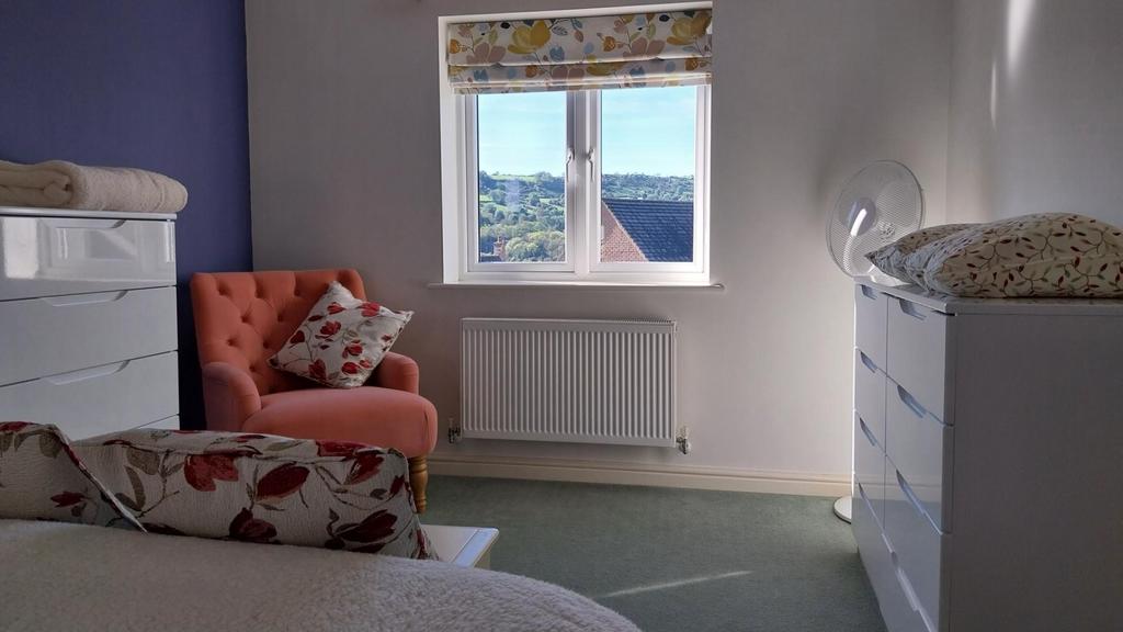 Bedroom 1.2.jpg
