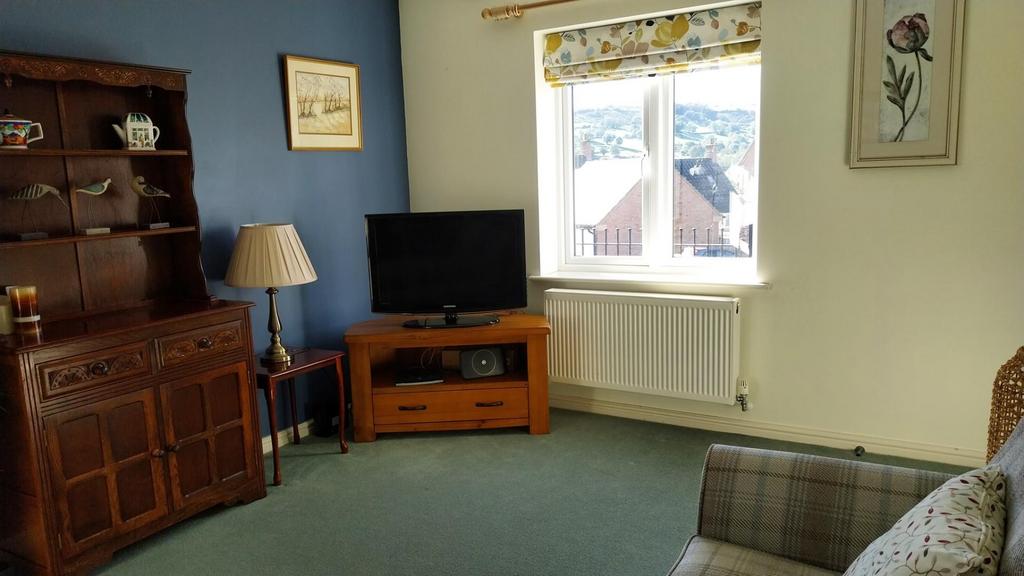 Living Room 2 .jpg