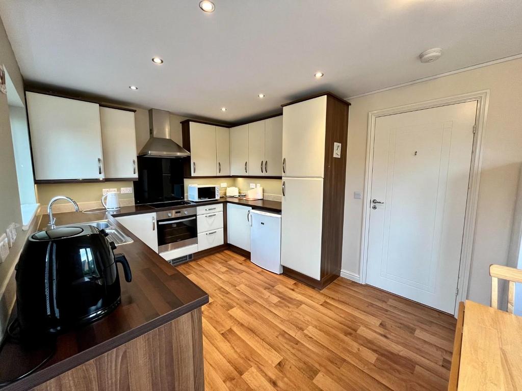 Kitchen 2.jpg