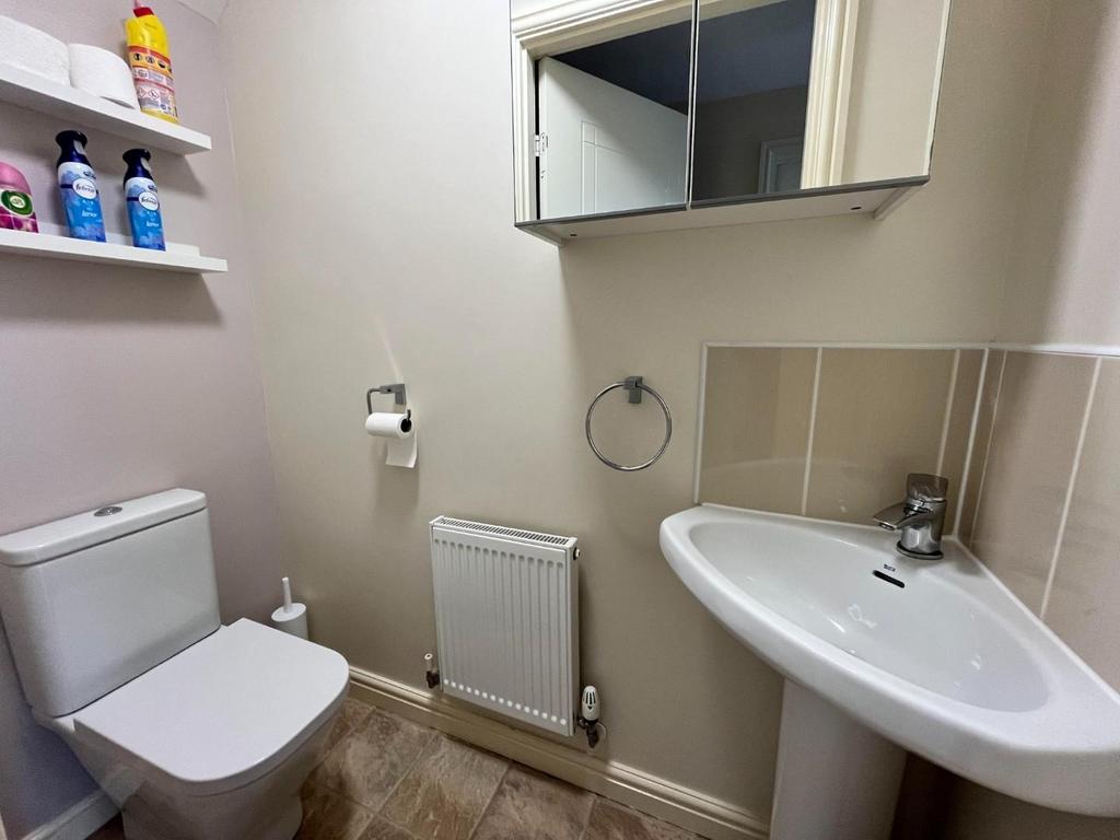 Guest WC.jpg