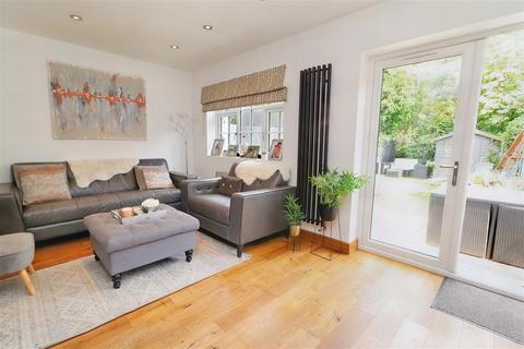 65 Cavendish Crescent, Elstree, Borehamwood, WD6 3JW