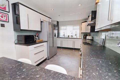 65 Cavendish Crescent, Elstree, Borehamwood, WD6 3JW
