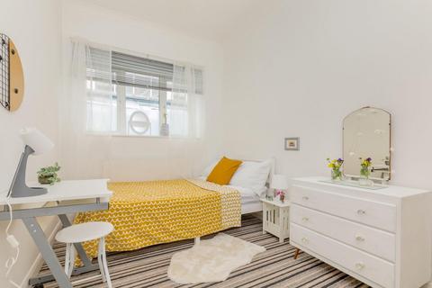 3 bedroom flat for sale, Baker Street, Brighton