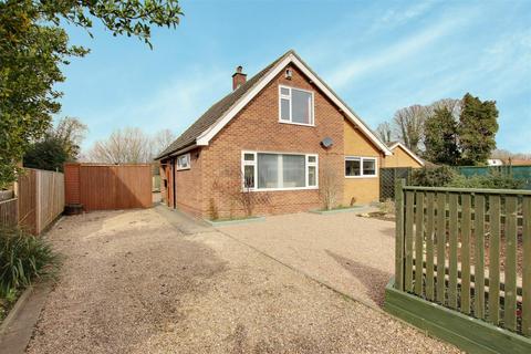 3 bedroom detached bungalow for sale, South Street, Alford LN13