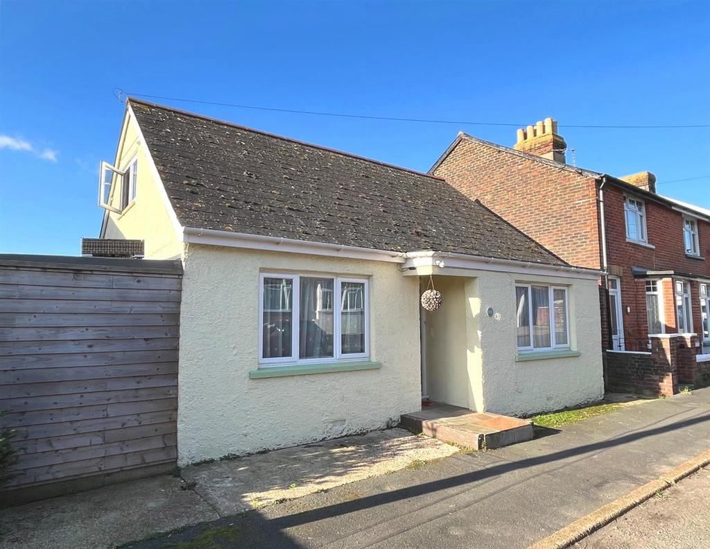 St. Davids Road, East Cowes 2 bed detached bungalow for sale £249,950
