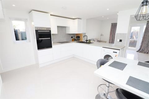 2 bedroom detached house for sale - The Crescent, Beeston, Sandy