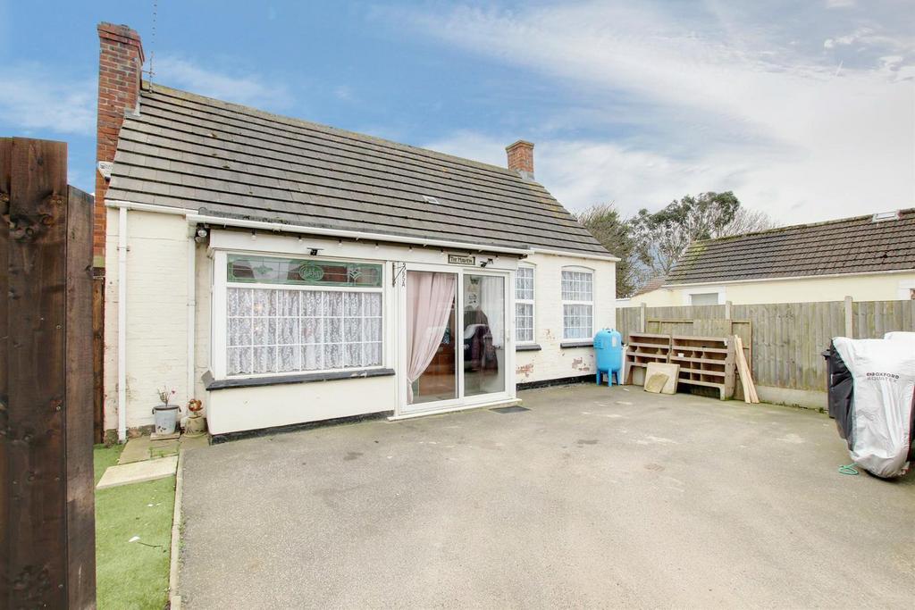 Victoria Road, Mablethorpe LN12 2 bed detached bungalow for sale £169,950