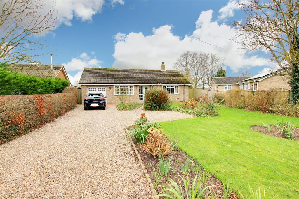 School Lane, Aby LN13 2 bed detached bungalow for sale £280,000