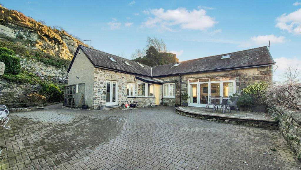 Harlech 4 bed detached house for sale £449,000