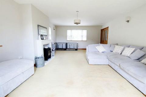 4 bedroom detached house for sale, Hodgetoft Lane, Maltby Le Marsh LN13